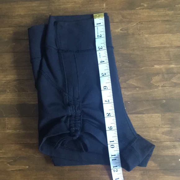 Lululemon Liberty Shorts - Picture 7 of 8